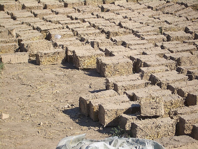 File:Milyanfan-adobe-bricks-8038.jpg