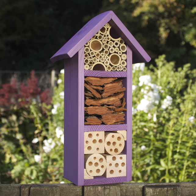 Simple DIY bee hotel