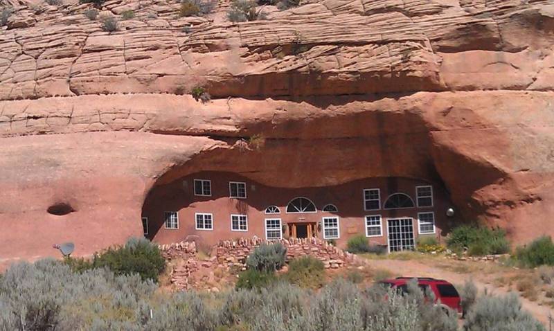 cave dwelling cave palace ranch