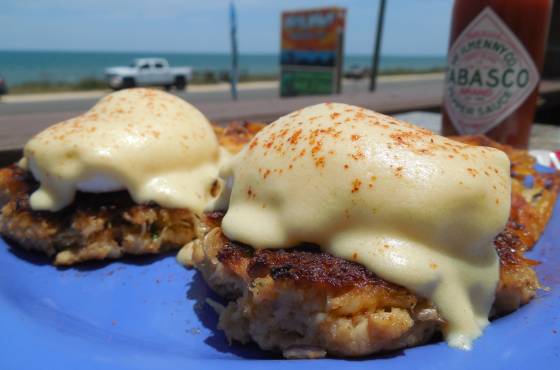 Crab-Cake-Benedict_Java-Joint.JPG