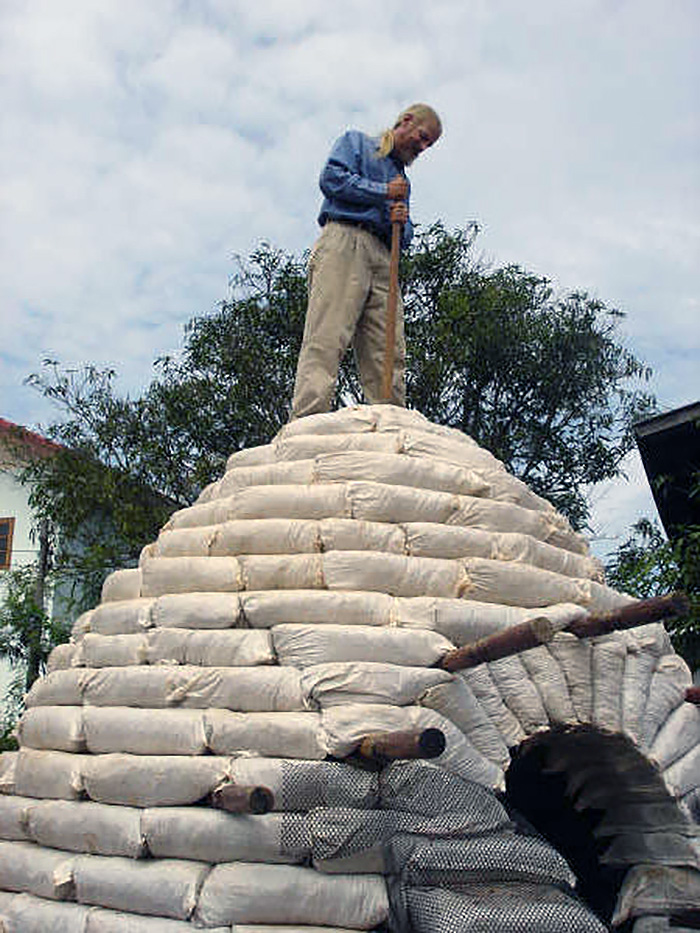 Earthbag dome construction