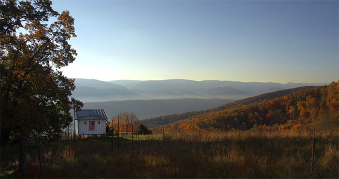 Off grid tiny house retreat