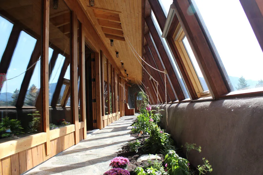 Earthship-Interior-Greenhouse