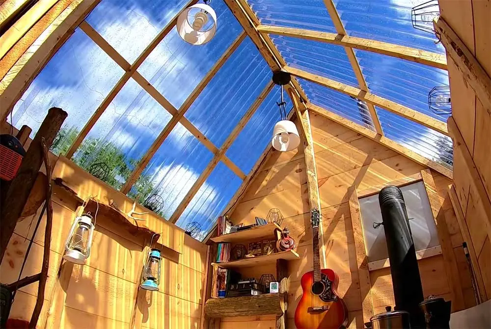 Cabin with greenhouse roof