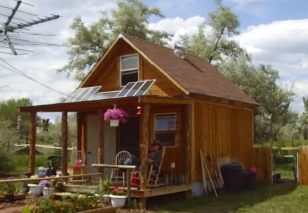 Solar powered off grid cabin